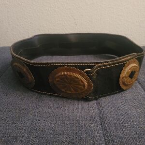 SOUTHWESTERN STYLE CONCHO LEATHER BELT  SZ 34"